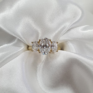 Lab grown diamond -Three stone oval ring. 1