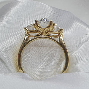 Lab grown diamond -Three stone oval ring. 1