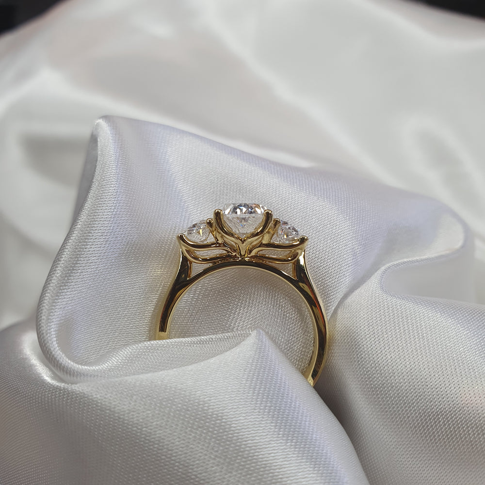 Lab grown diamond -Three stone oval ring. 1