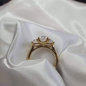 Lab grown diamond -Three stone oval ring. 1