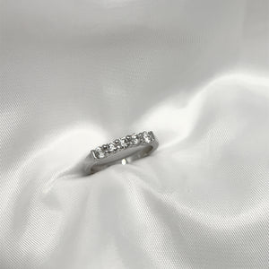 
            
                Load image into Gallery viewer, 1/2 Carat 5 Stone Diamond Ring
            
        