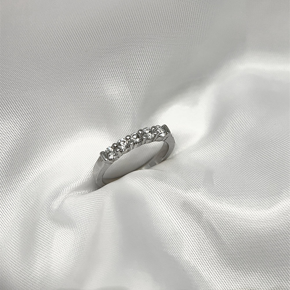 
            
                Load image into Gallery viewer, 1/2 Carat 5 Stone Diamond Ring
            
        