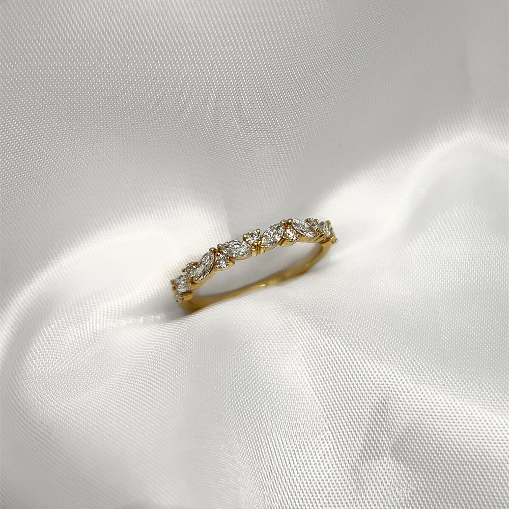 0.53ct Total Marquise and Round Diamond Band