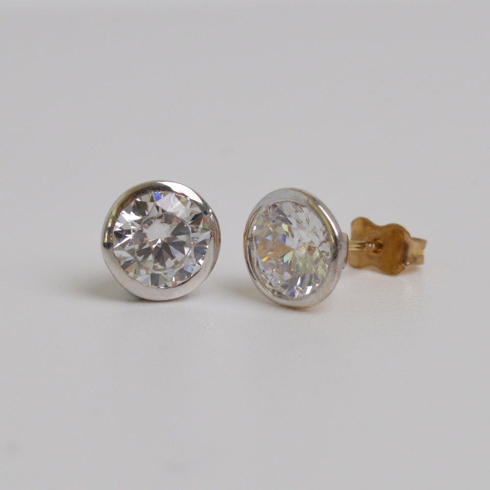 Cubic Zirconia Studs in 9ct Gold