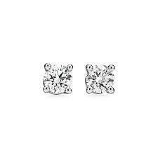 
            
                Load image into Gallery viewer, 0.20ct Classic Diamond Studs
            
        